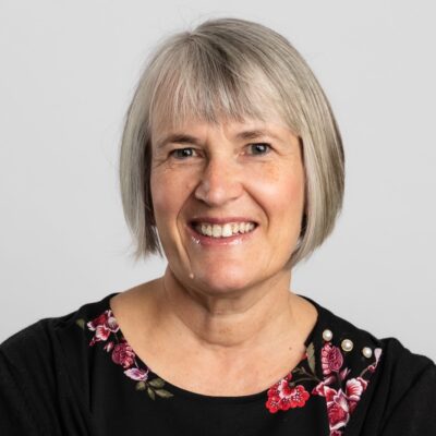 Headshot of Louise Purton